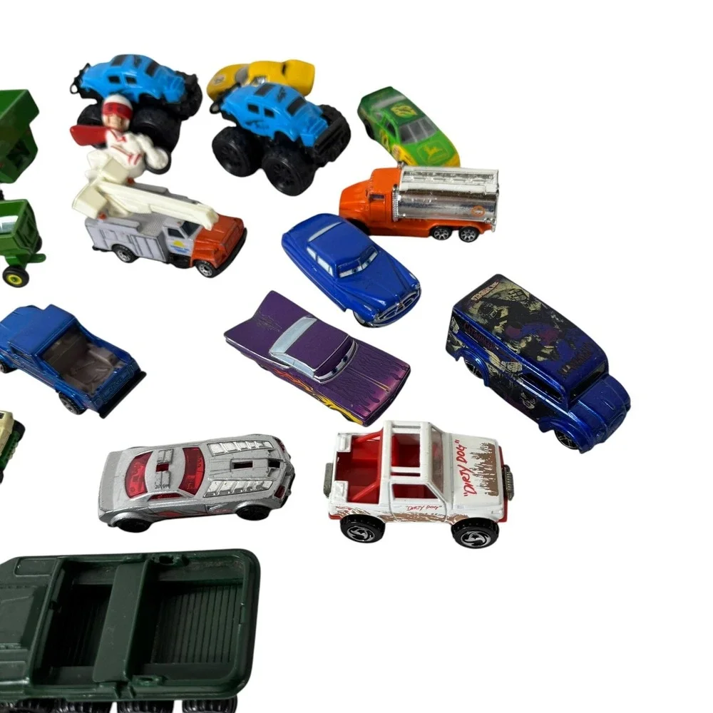 Mixed Lot Of 35 Hot Wheels Matchbox John‎ Deere Vintage Collector